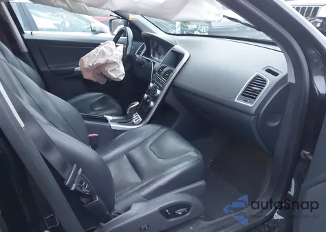 2016 Volvo Xc60 T5 Premier из США, поврежденный, VIN YV4612RK2G2788525